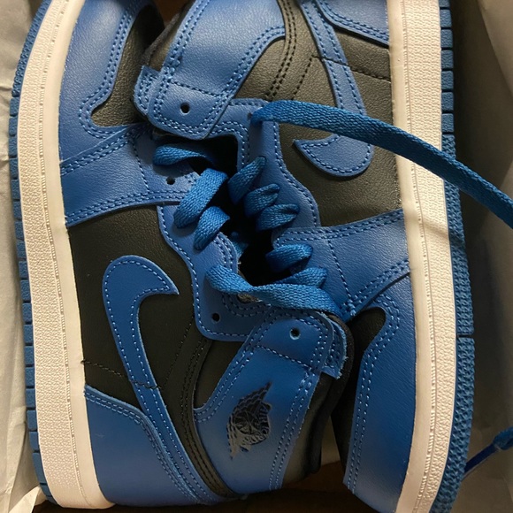 Air Jordan retro high top dark marina blue